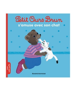 Petit Ours Brun S Amuse Avec Son Chat